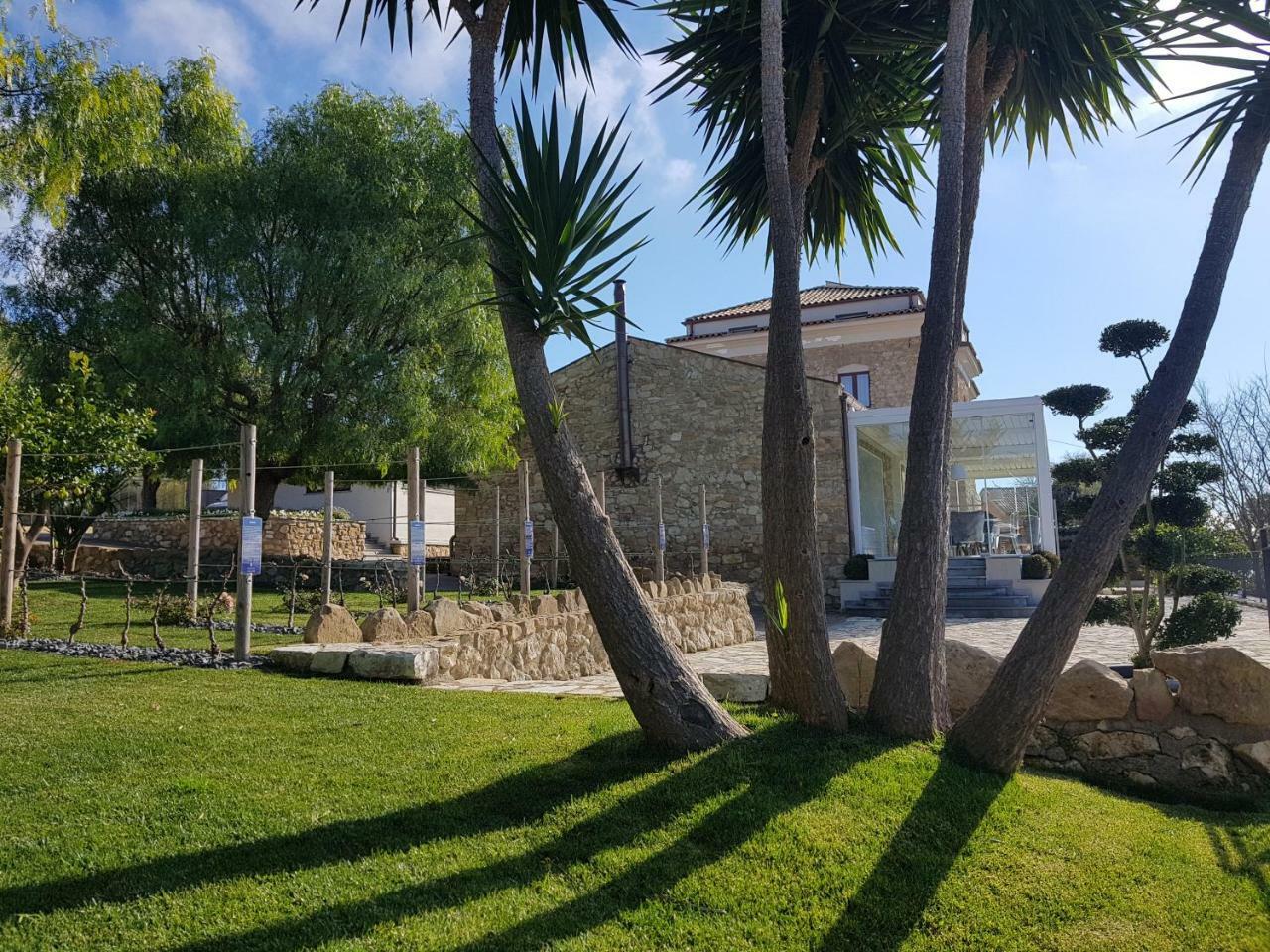 Hotel Villa Flora Relais Caltanissetta Exterior foto